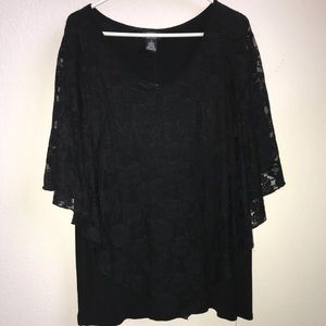 Black lace overlay stretchy top! 1X
